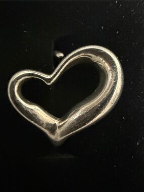 Tiffany & Co Preloved size 6.5 Sterling Silver Open Heart Pendant - 925